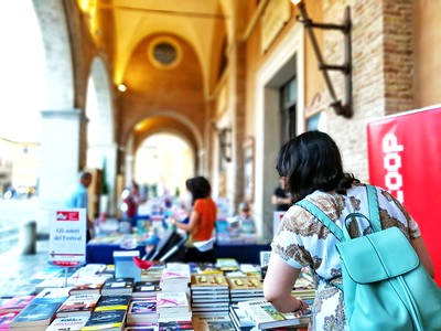 A Passaggi Festival la libreria “vista mare” di Librerie.coop