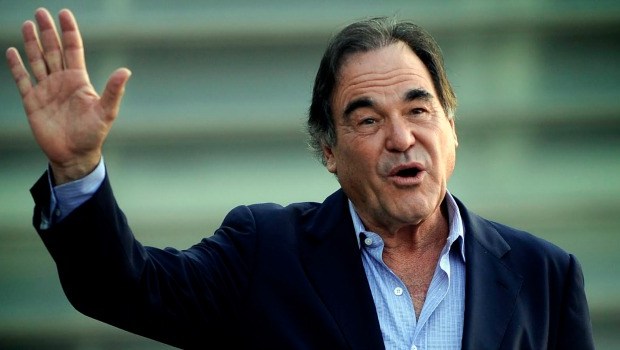 Oliver Stone presenta il suo libro “Cercando la luce” a Passaggi Festival